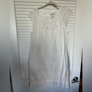 Banana Republic white embroidered dress